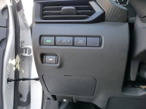Used 2024 Nissan Sentra S FWD image 22