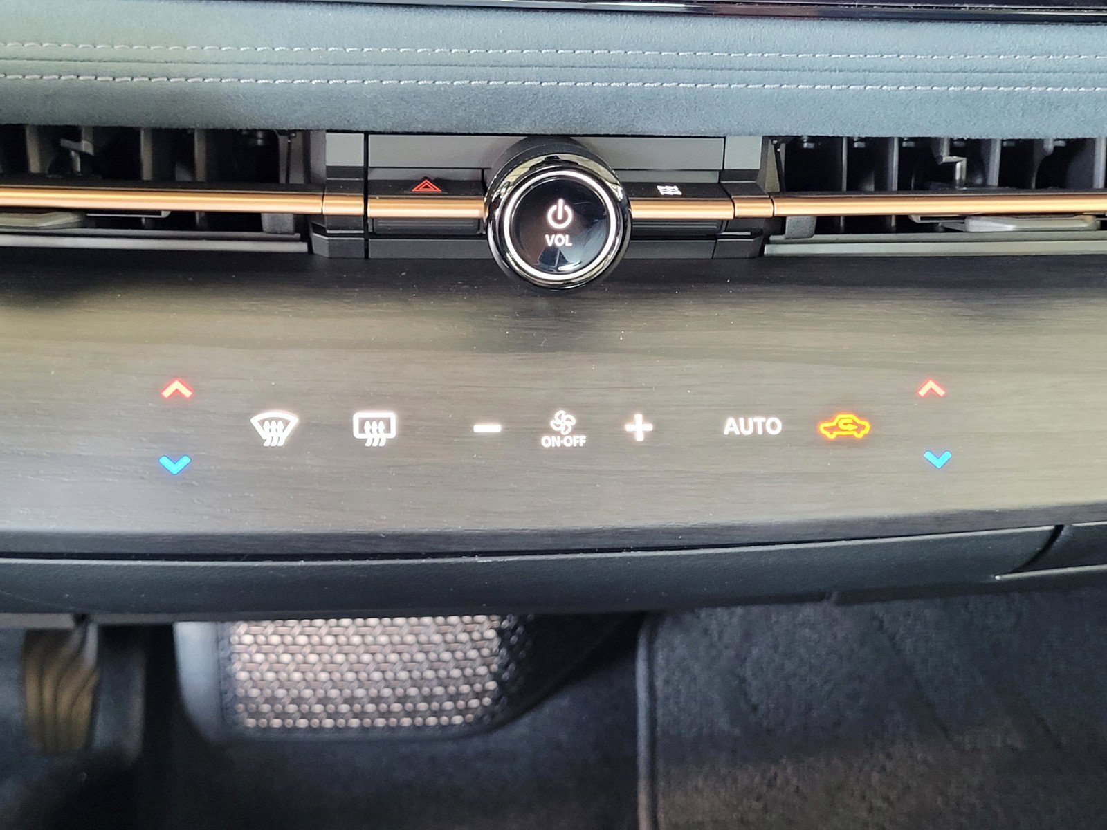 Certified 2023 Nissan Ariya AWD/4WD image 13
