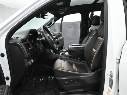 Used 2023 GMC Yukon XL AT4 AWD/4WD image 9