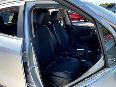 Used 2019 Buick Encore Preferred image 8