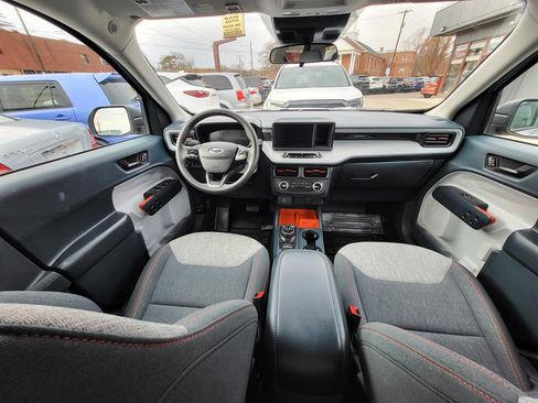 Used 2023 Ford Maverick XLT image 10