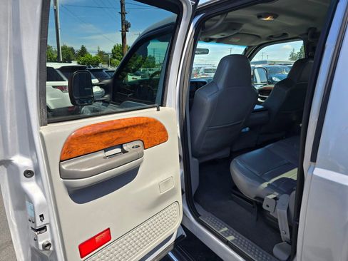 Used 2004 Ford F250 Lariat AWD/4WD image 18
