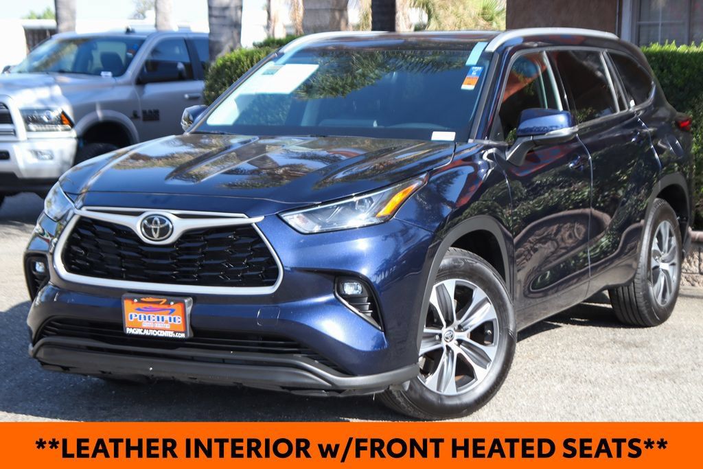 Used 2022 Toyota Highlander XLE FWD image 4