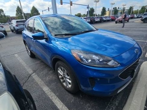 Used 2020 Ford Escape SE FWD image 2