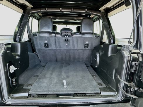 Used 2021 Jeep Wrangler Unlimited Rubicon AWD/4WD image 18