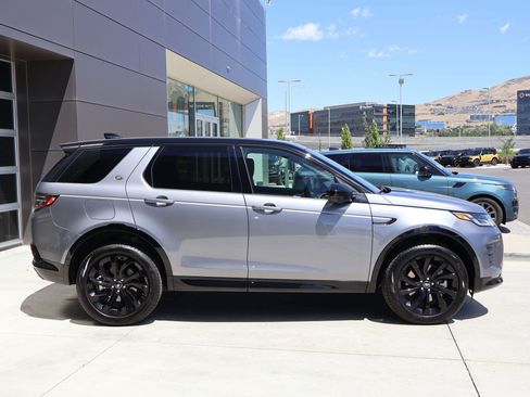 Used 2025 Land Rover Discovery Sport Dynamic SE AWD/4WD image 5