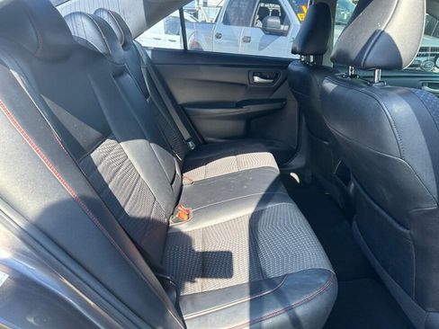 Used 2015 Toyota Camry SE FWD image 11