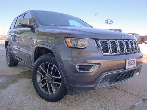 Used 2020 Jeep Grand Cherokee Limited image 13