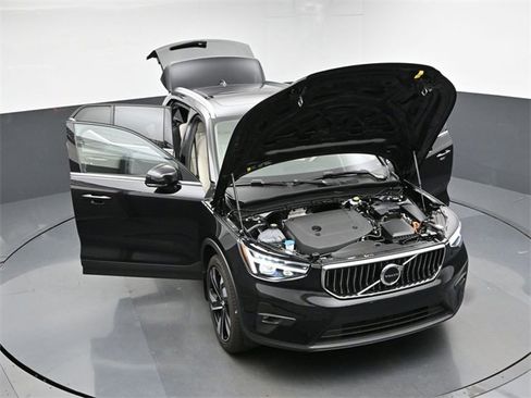 Used 2024 Volvo XC40 B5 Plus w/ Protection Package Premier image 49