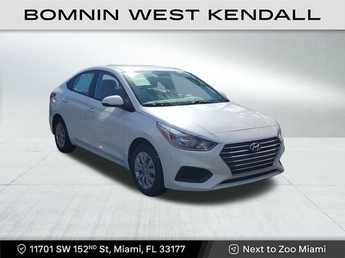 Used 2022 Hyundai Accent SE image 1