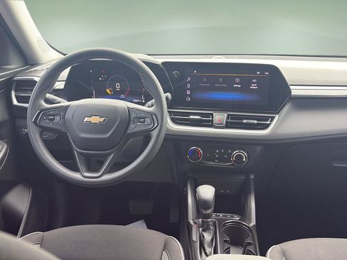 Used 2024 Chevrolet TrailBlazer LS AWD/4WD image 18