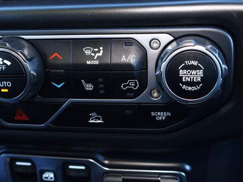 Used 2022 Jeep Wrangler Unlimited Sahara w/ Cold Weather Group image 32