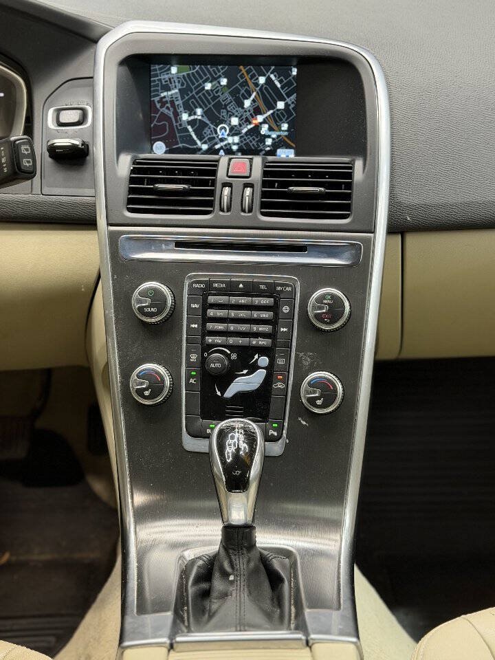 Used 2015 Volvo XC60 T6 AWD/4WD image 11