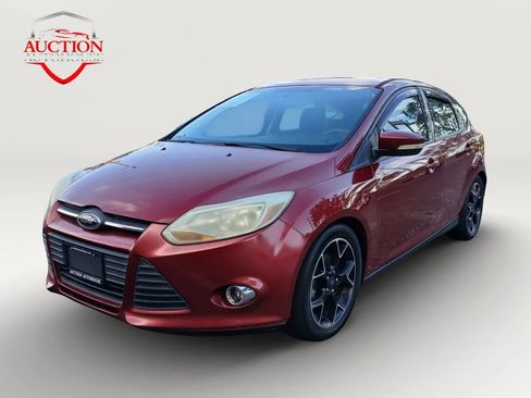 Used 2014 Ford Focus SE w/ Equipment Group 201A FWD image 1