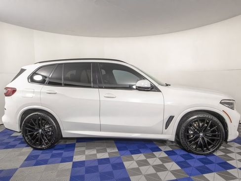 Used 2022 BMW X5 xDrive40i w/ M Sport Package image 4