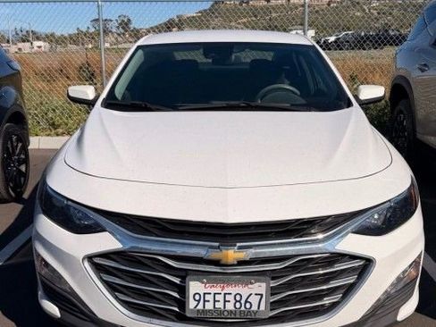Used 2023 Chevrolet Malibu LT image 3