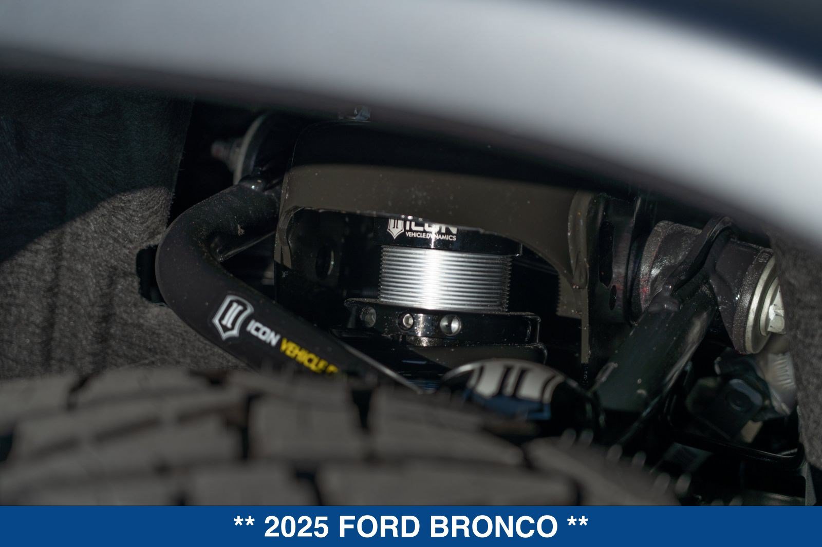 Used 2025 Ford Bronco Heritage Edition AWD/4WD image 21