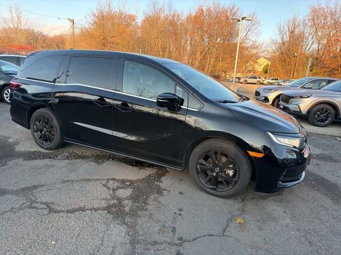Certified 2023 Honda Odyssey Sport image 16