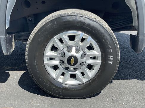 Used 2024 Chevrolet Silverado 2500 LT AWD/4WD image 54