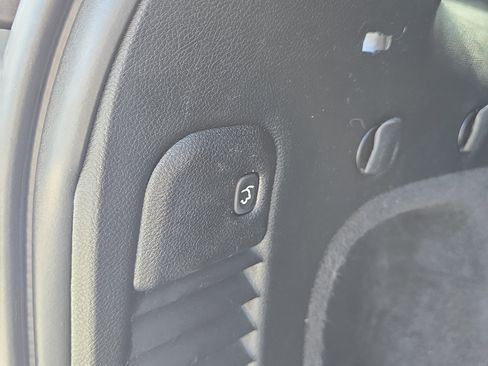 Used 2019 Jeep Grand Cherokee Limited AWD/4WD image 11