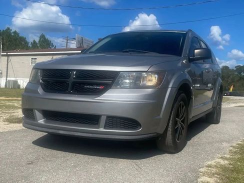 Used 2018 Dodge Journey SE w/ Popular Equipment Group image 3