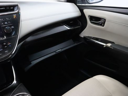Used 2018 Toyota Avalon Limited FWD image 26