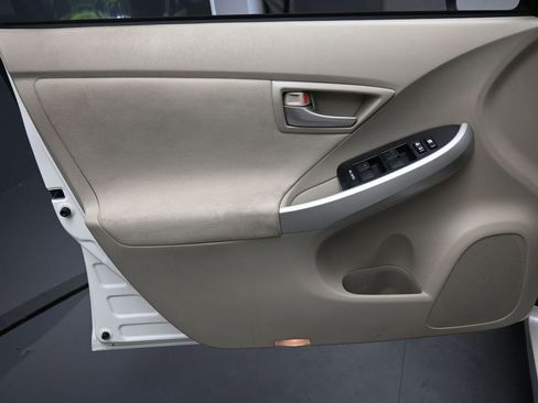 Used 2014 Toyota Prius Two FWD image 18