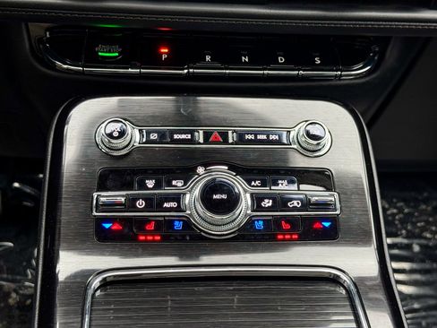 Used 2022 Lincoln Nautilus Reserve image 26