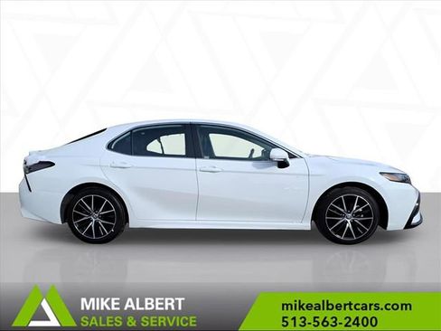 Used 2023 Toyota Camry SE image 8