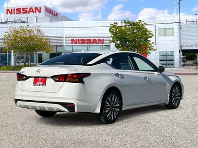 New 2025 Nissan Altima 2.5 SV