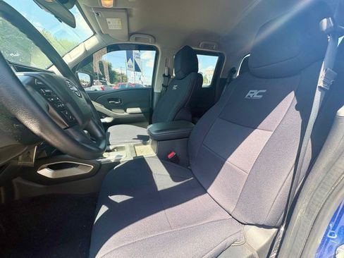 Used 2025 Nissan Frontier SV RWD image 14