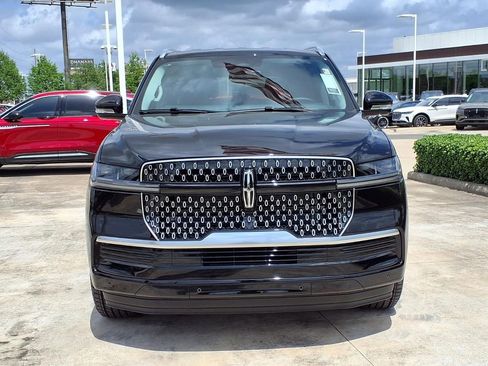 New 2026 Lincoln Navigator L Premier AWD/4WD image 5
