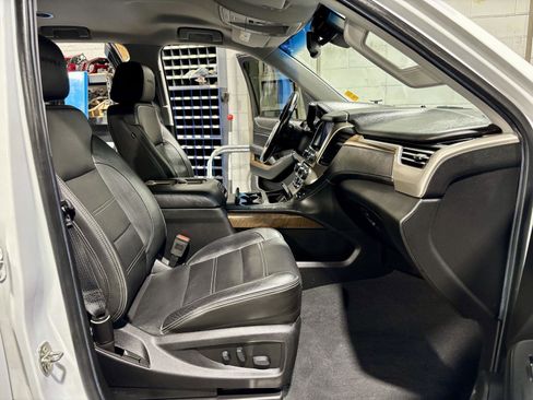 Used 2019 GMC Yukon XL Denali image 7