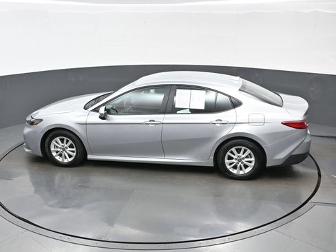Used 2025 Toyota Camry LE FWD image 37