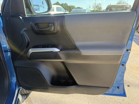 Used 2018 Toyota Tacoma SR5 image 44