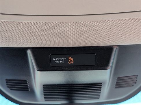 Used 2023 Nissan Rogue S image 14