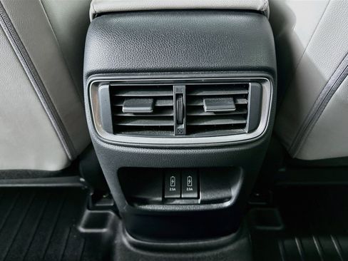 Used 2017 Honda CR-V Touring image 28