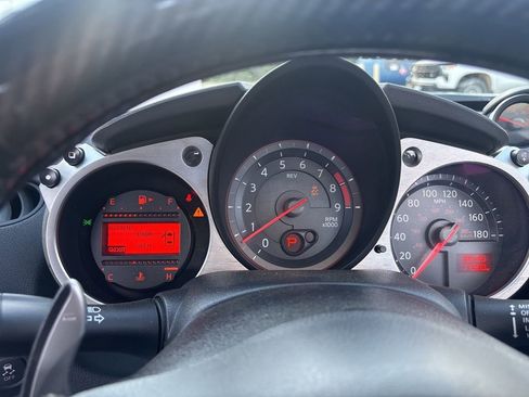 Used 2019 Nissan 370Z Touring RWD image 29