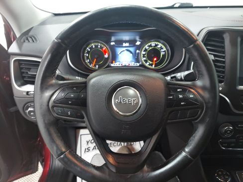 Used 2019 Jeep Cherokee Trailhawk AWD/4WD image 9