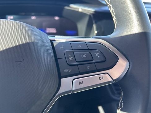 Used 2022 Volkswagen Taos SE image 21