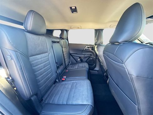 New 2026 Mitsubishi Outlander SE image 30