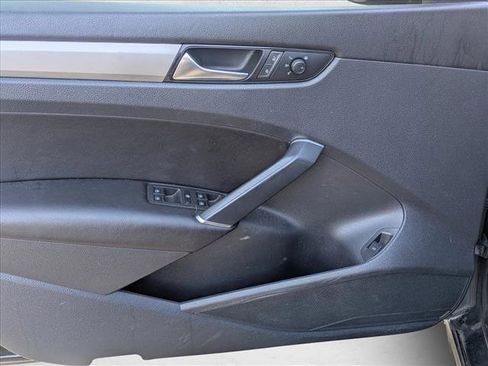 Used 2020 Volkswagen Passat 2.0T SE image 14