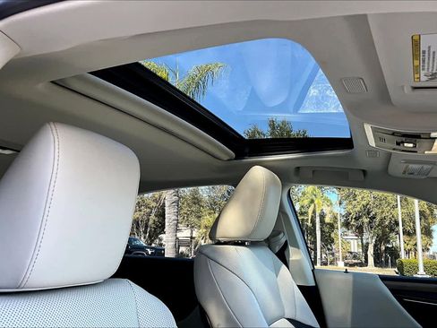 Used 2024 Lexus ES 350 w/ Premium Package image 13