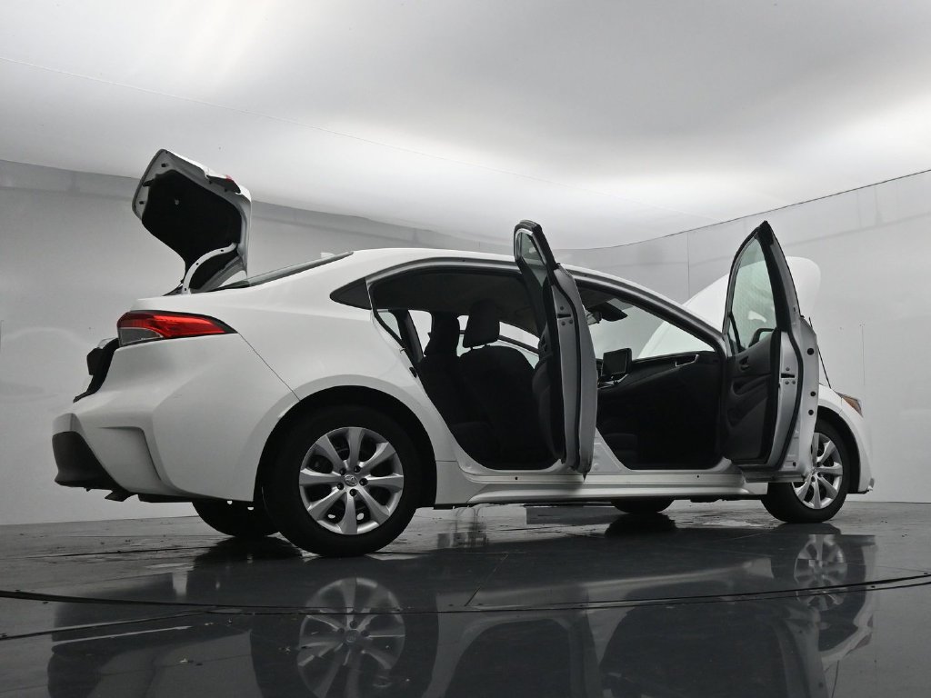 Used 2024 Toyota Corolla LE FWD image 44