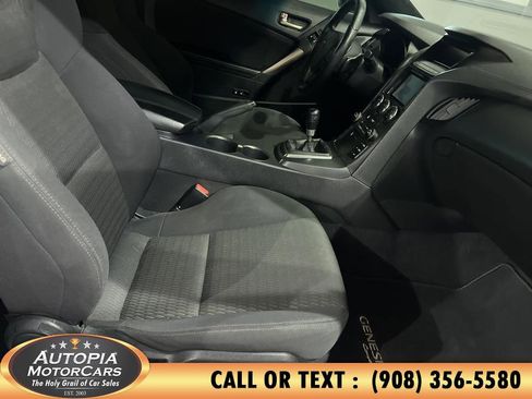 Used 2016 Hyundai Genesis 3.8 image 10