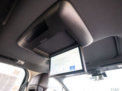 Used 2021 Toyota Sienna Platinum image 47