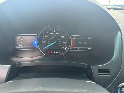 Used 2017 Ford Explorer XLT w/ Equipment Group 201A AWD/4WD image 38