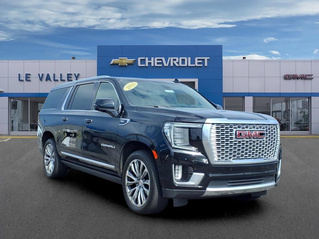 Used 2021 GMC Yukon XL Denali w/ Denali Premium Package AWD/4WD image 1
