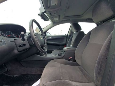 Used 2014 Chevrolet Impala LT w/ LT Sunroof Package FWD image 17