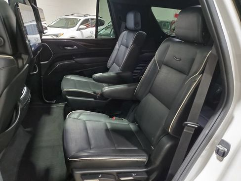 Used 2021 Cadillac Escalade Premium Luxury AWD/4WD image 29